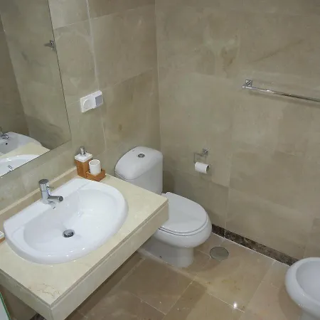 2195-Apt With Terrace And Golf View Manilva